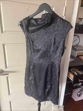 SHEIN Black Floral Jacquard Mini Dress with Cap Sleeves